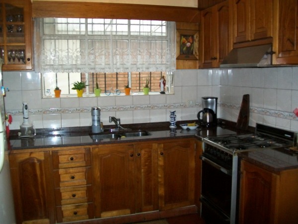 CHALET EN VENTA CASTELAR SUR 5 AMBIENTES 