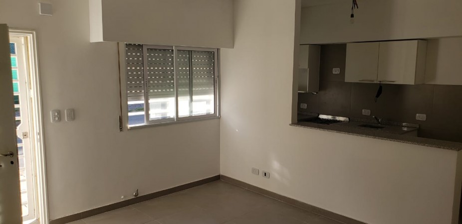  VENTA PH   2 AMB MORON 