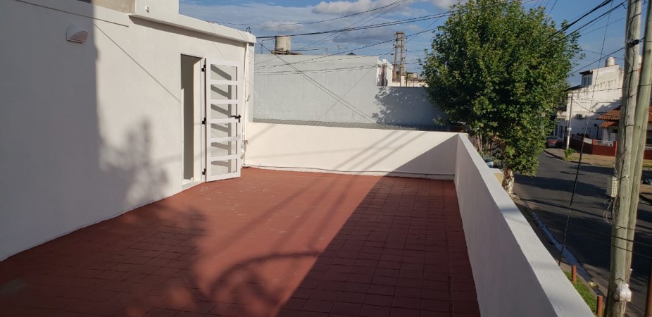  VENTA PH   2 AMB MORON 