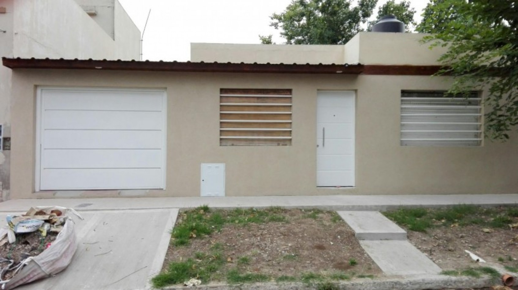 CASA 3 AMB  LOTE PROPIO CASTELAR VENDE