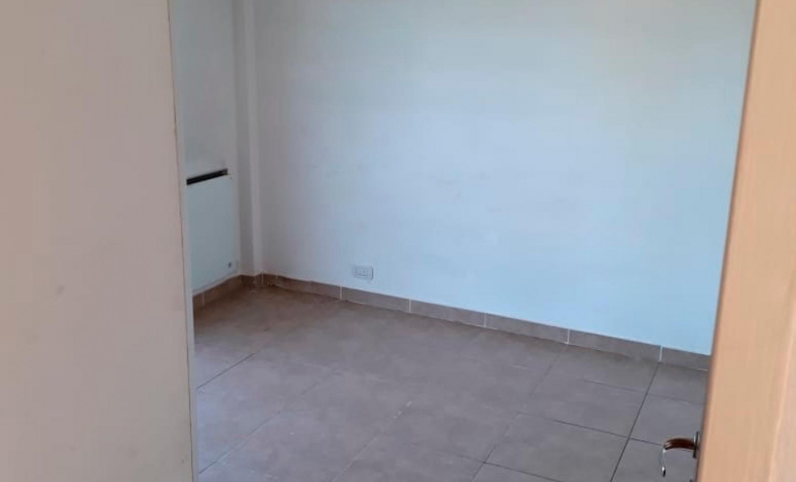 DEPARTAMENTO 2 AMB. VENDE CASTELAR