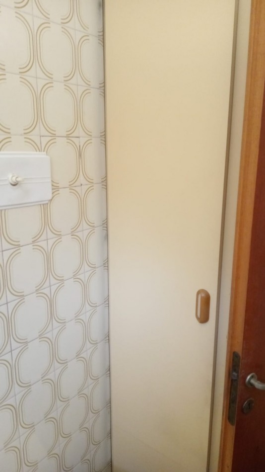 CHALET DE 4 AMB VENDE CASTELAR 