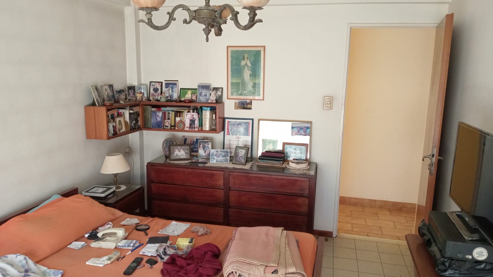 CHALET DE 4 AMB VENDE CASTELAR 