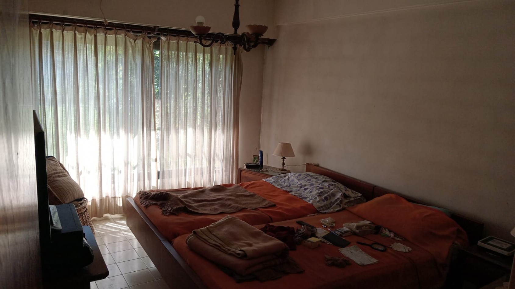 CHALET DE 4 AMB VENDE CASTELAR 