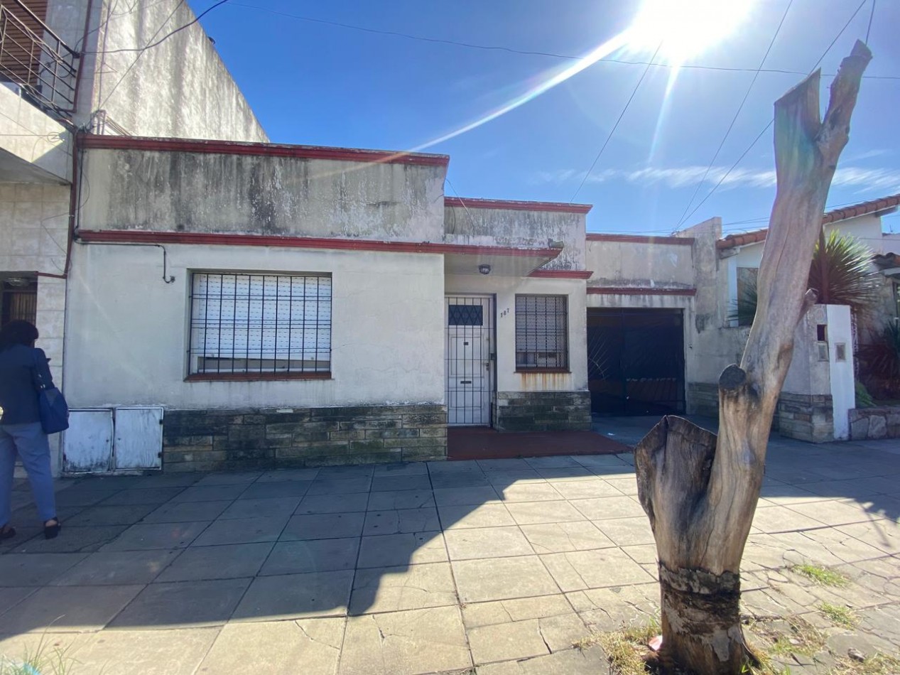 CASA 3 AMB VENDE CASTELAR 