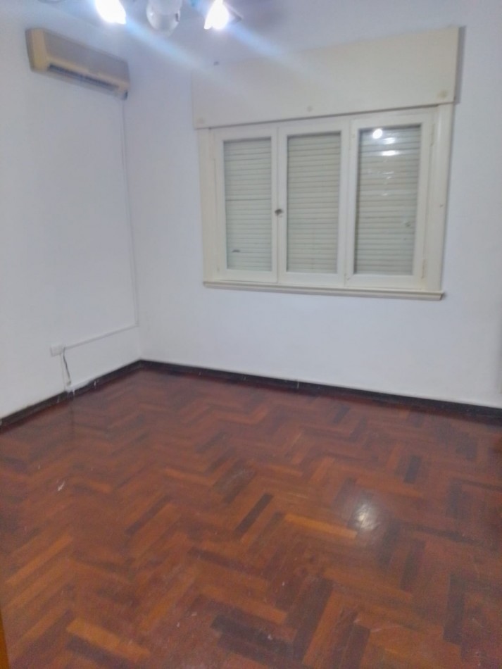 CASA EN PH 3AMB ALQUILA MORON