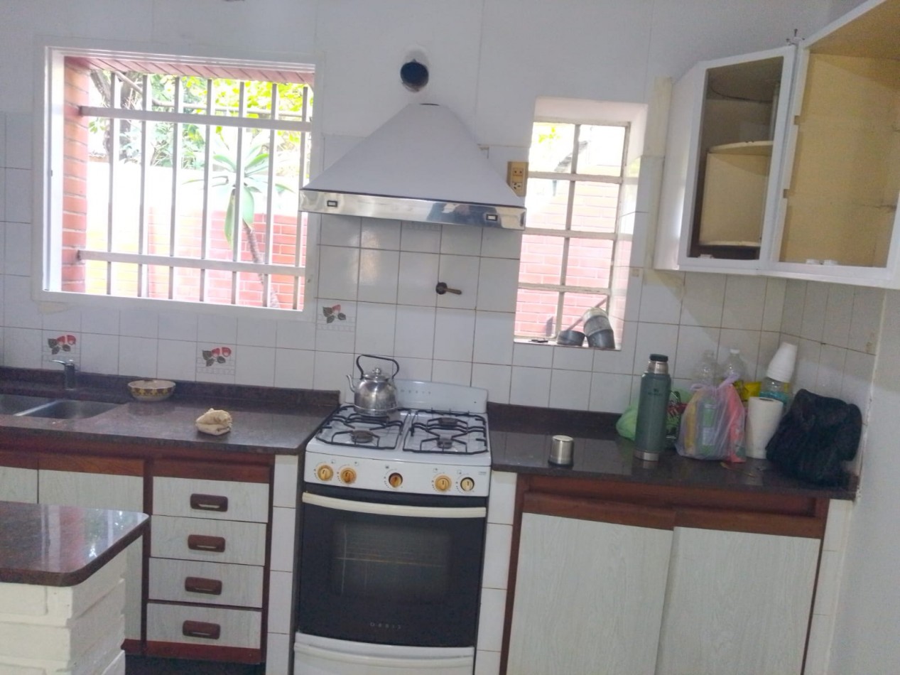 CASA EN PH 3AMB ALQUILA MORON