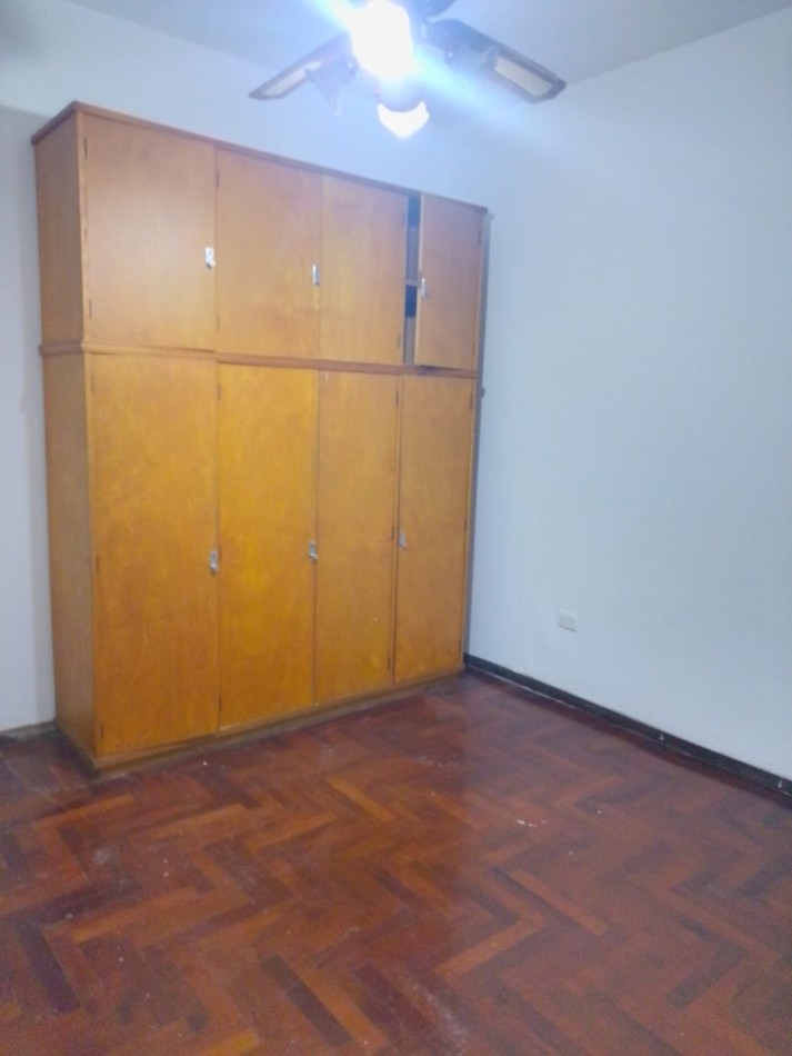 CASA EN PH 3AMB ALQUILA MORON