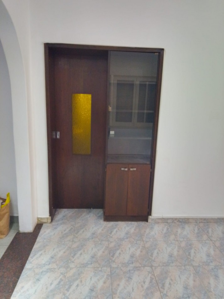 CASA EN PH 3AMB ALQUILA MORON