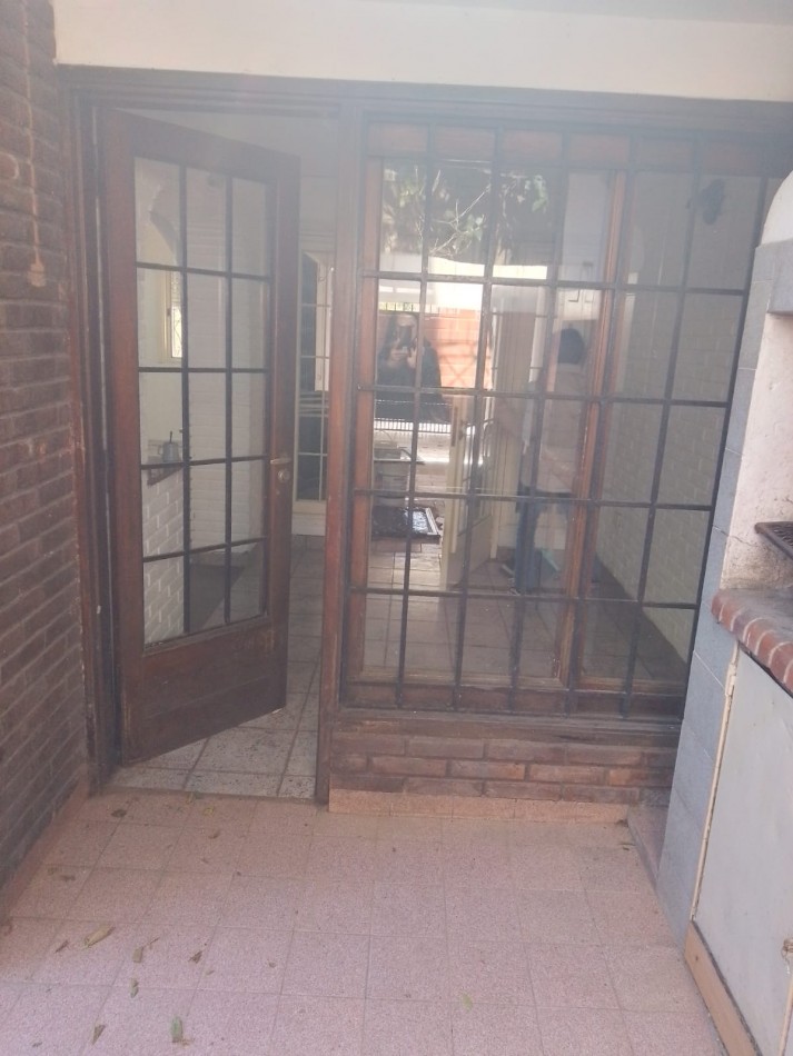 CASA EN PH 3AMB ALQUILA MORON