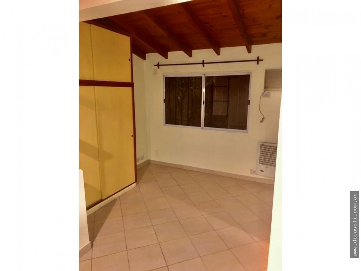 CHALET 4 AMB VENDE CASTELAR 