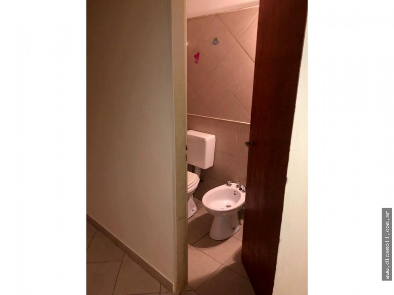 CHALET 4 AMB VENDE CASTELAR 