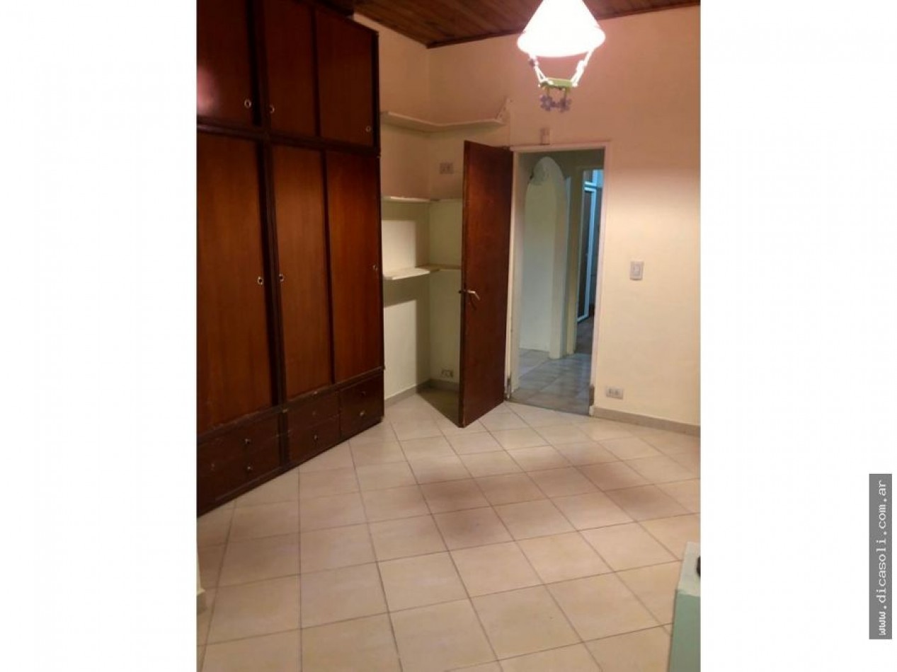 CHALET 4 AMB VENDE CASTELAR 