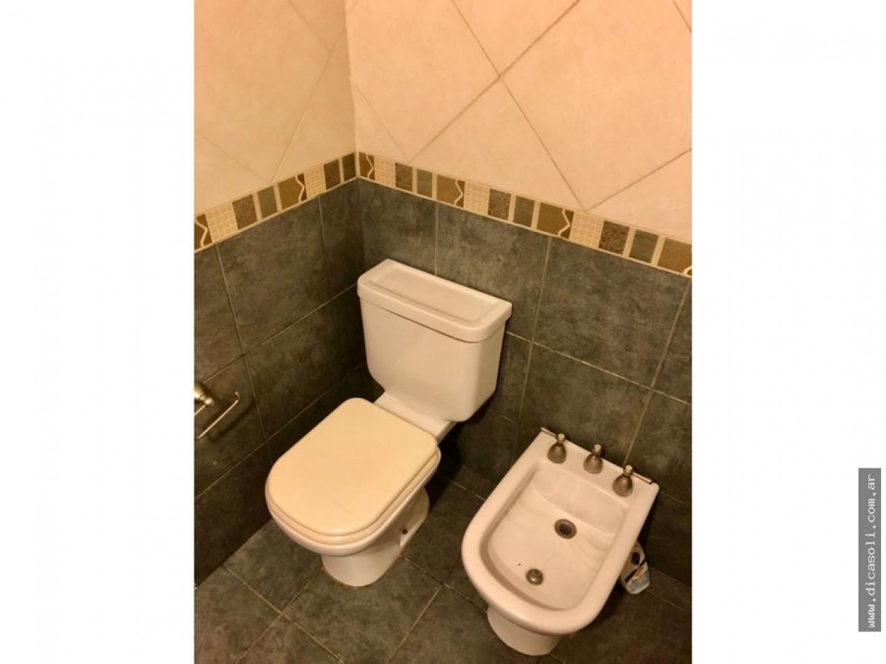CHALET 4 AMB VENDE CASTELAR 