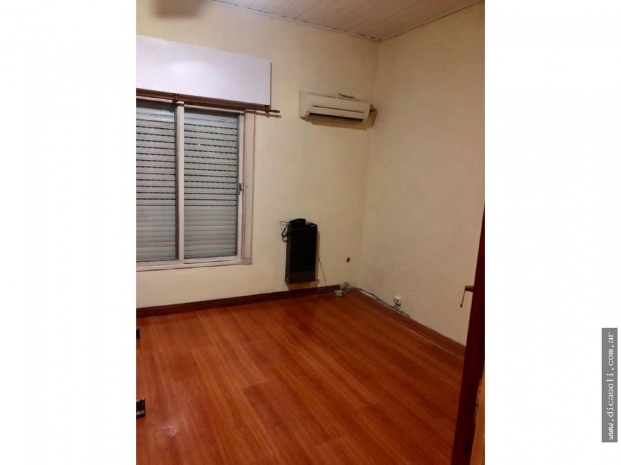 CHALET 4 AMB VENDE CASTELAR 