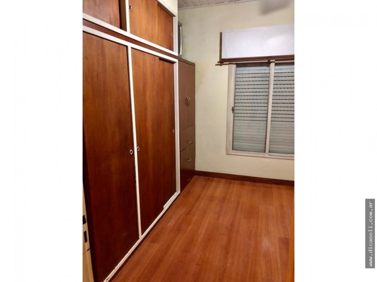 CHALET 4 AMB VENDE CASTELAR 