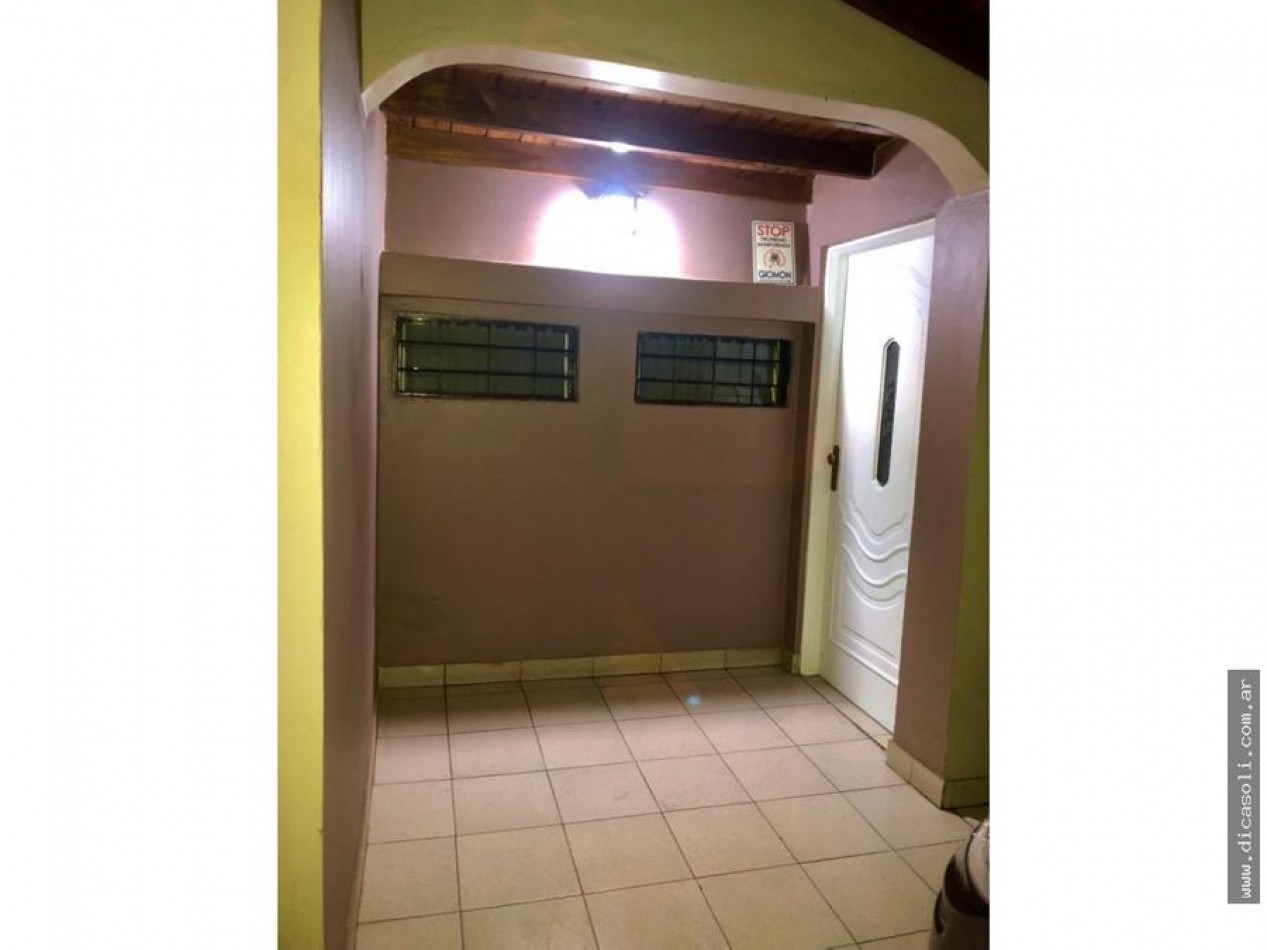 CHALET 4 AMB VENDE CASTELAR 