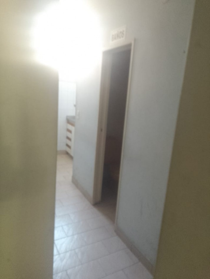 LOCAL 70 M2 VENDE CASTELAR