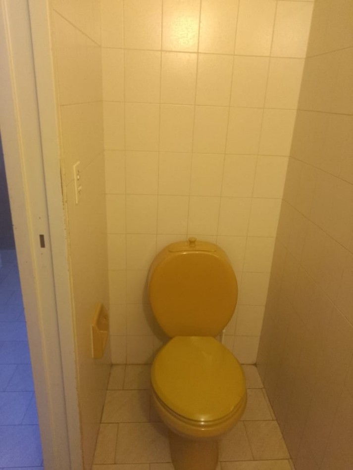 LOCAL 70 M2 VENDE CASTELAR