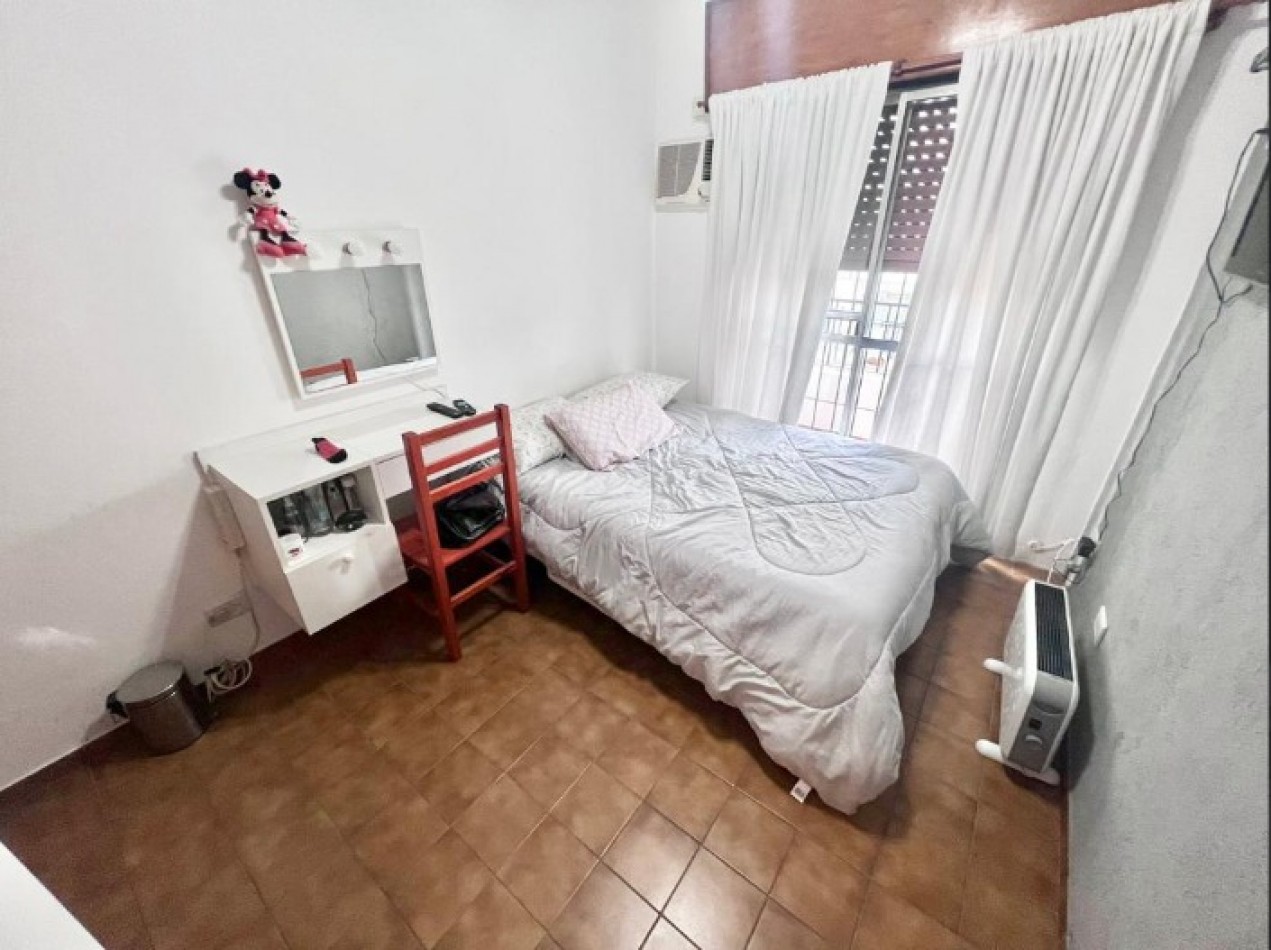 DEPARTAMENTO 5 AMB VENDE CASTELAR 