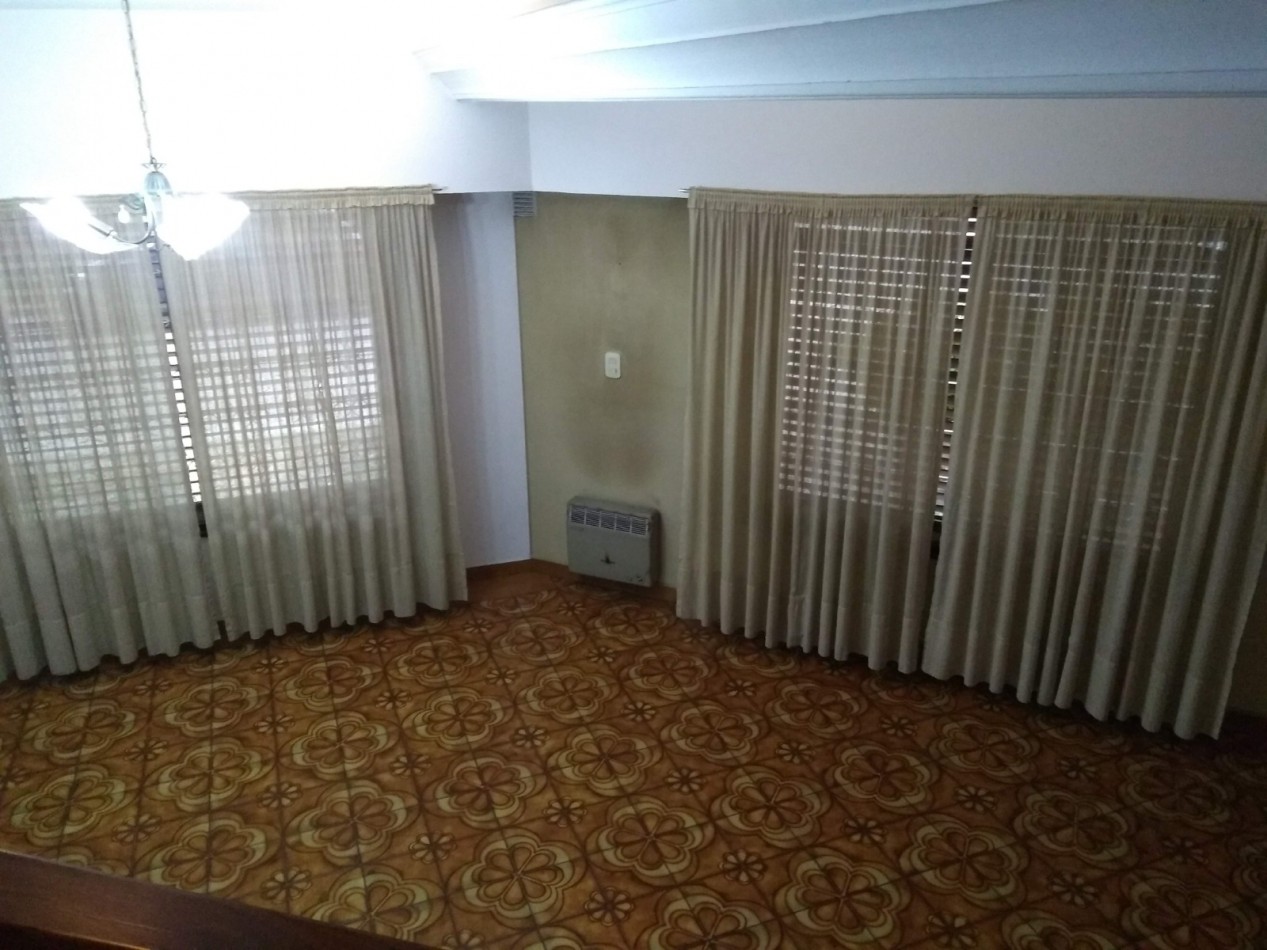 DEPARTAMENTO 5 AMB VENDE CASTELAR 