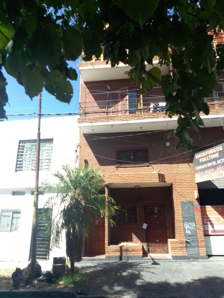 DEPARTAMENTO 2 AMB ALQUILA MORON