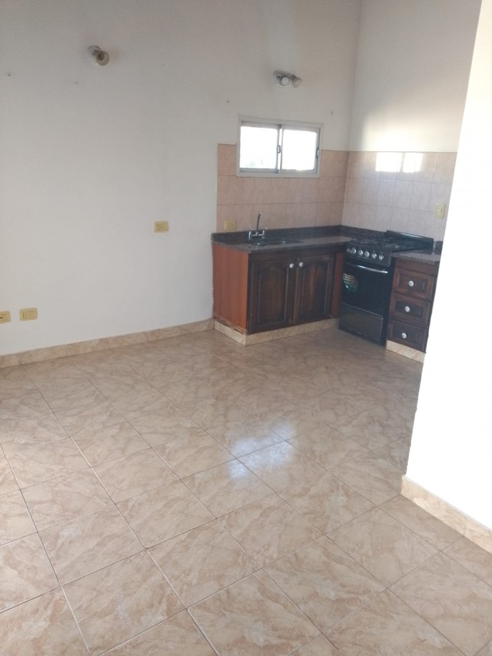 DEPARTAMENTO 2 AMB ALQUILA MORON