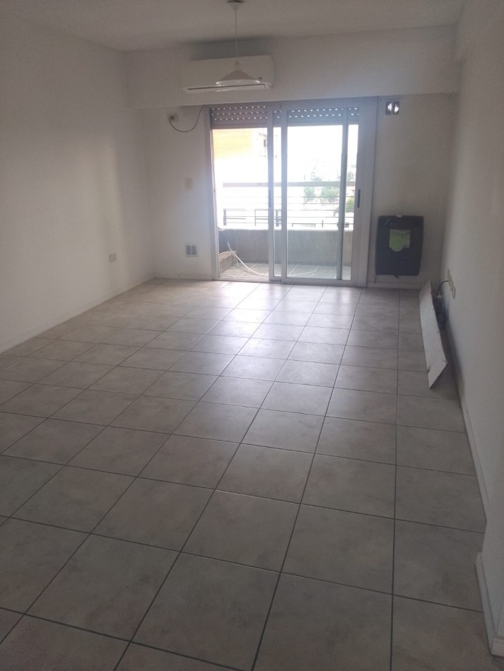 DEPARTAMENTO 2 AMB. ALQUILA MORON