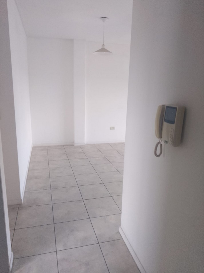DEPARTAMENTO 2 AMB. ALQUILA MORON