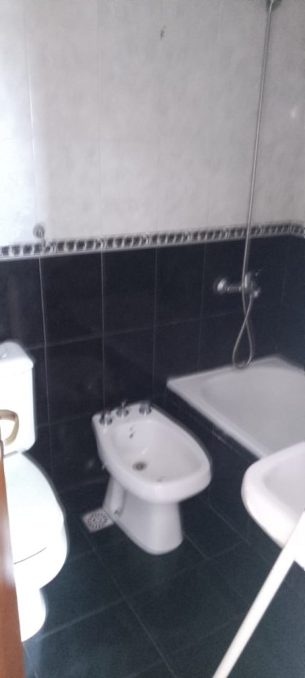 DEPARTAMENTO DE 2 AMB C/BALCON FTE ALQUILA MORON