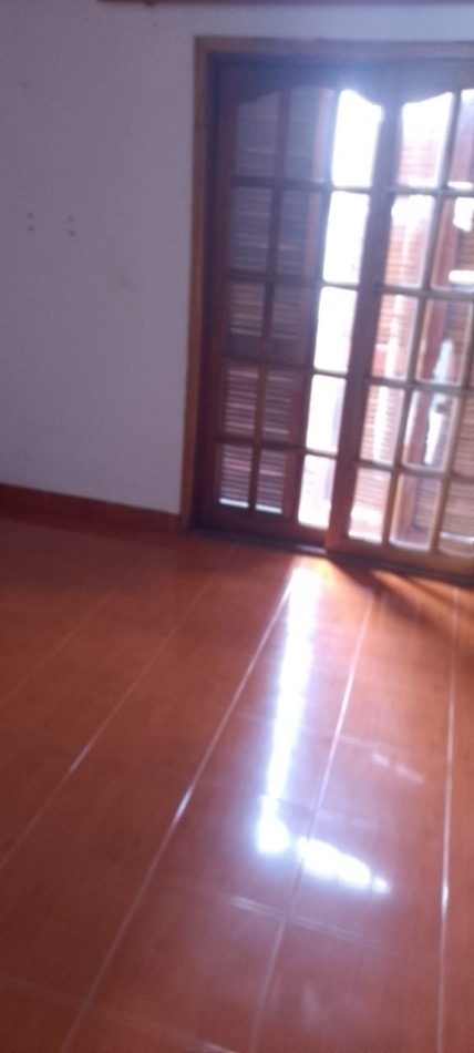 DEPARTAMENTO DE 2 AMB C/BALCON FTE ALQUILA MORON