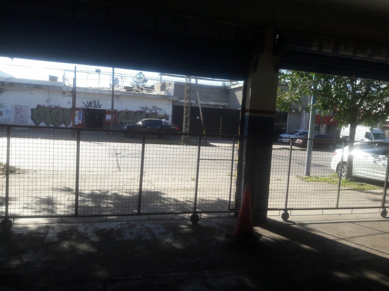 LOCAL COMERCIAL ALQUILA CASTELAR