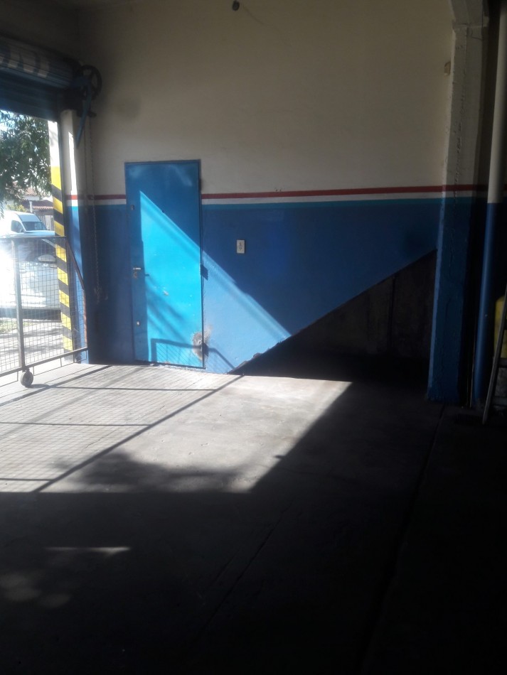 LOCAL COMERCIAL ALQUILA CASTELAR