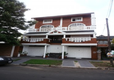 VENTA   CHALET  4 AMB CASTELAR   