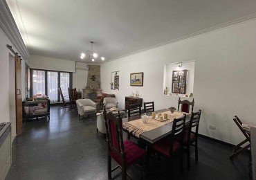 CHALET 4 AMB C/FONDO 5C/ESTAC VENDE CASTELAR 