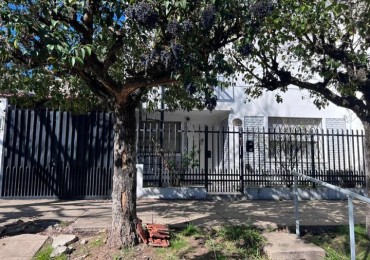 CASA EN PH 3AMB ALQUILA MORON
